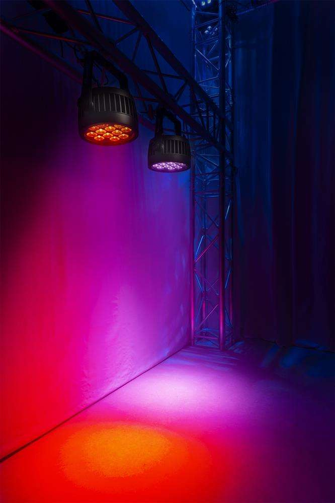 Reflektor BWA534 Led AluPAR IP65 12x15W 6-1 Beamz Pro