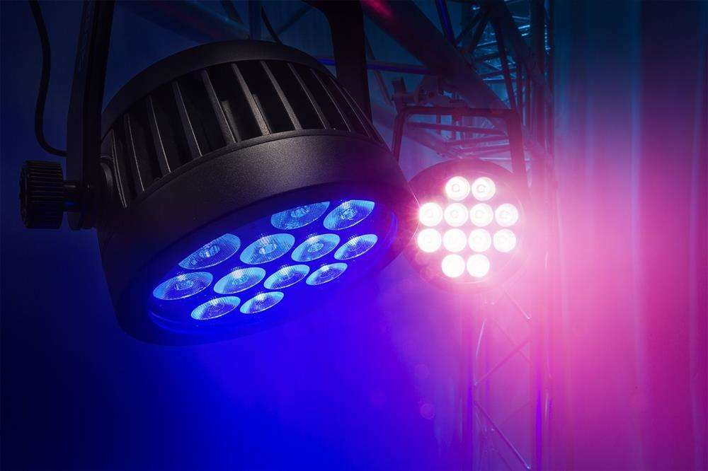 Reflektor BWA534 Led AluPAR IP65 12x15W 6-1 Beamz Pro