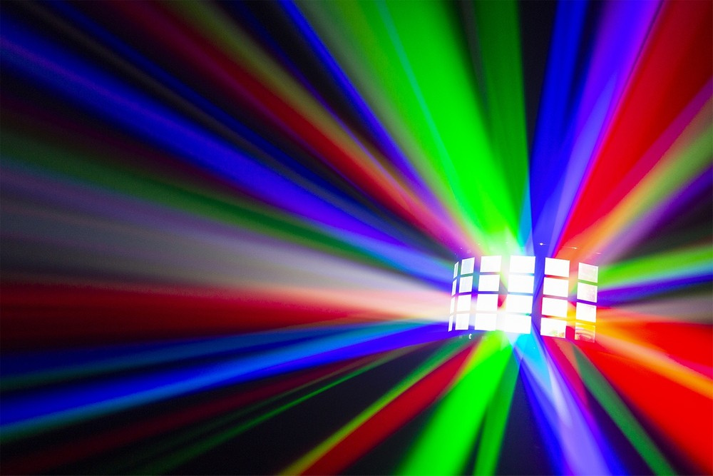 Efekt LED 2w1 z efektem Derby i stroboskopowym DerbyStrobe Beamz