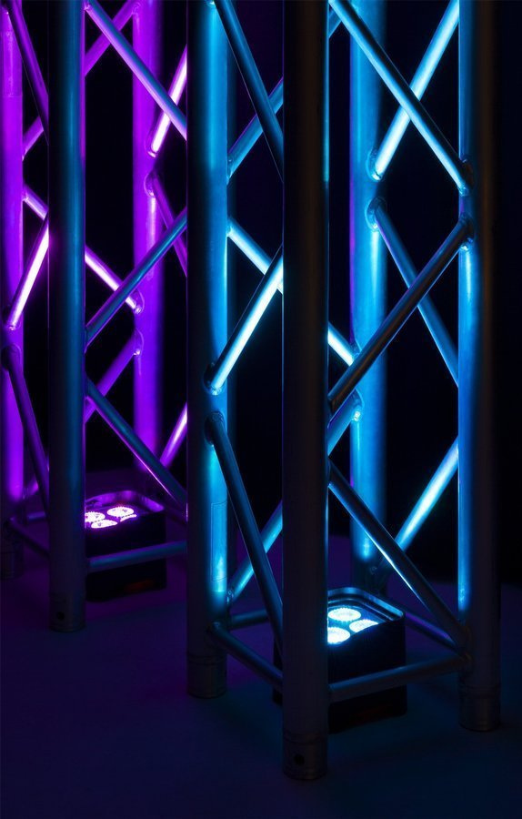 Oświetlacz Bateryjny LED Uplight BBP94W  Par 4x12W RGBWA-UV z bezprzewodowym DMX i osłoną przeciwdeszczową