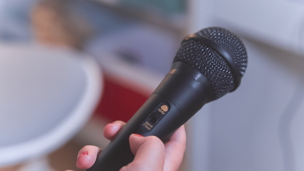Zestaw karaoke z mikrofonem, bluetooth i efektem świetlnym Vonyx SBS50L