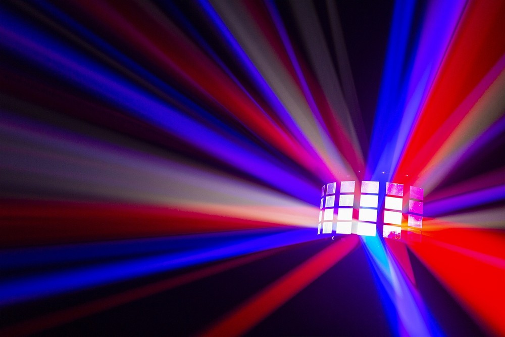 Efekt LED 2w1 z efektem Derby i stroboskopowym DerbyStrobe Beamz